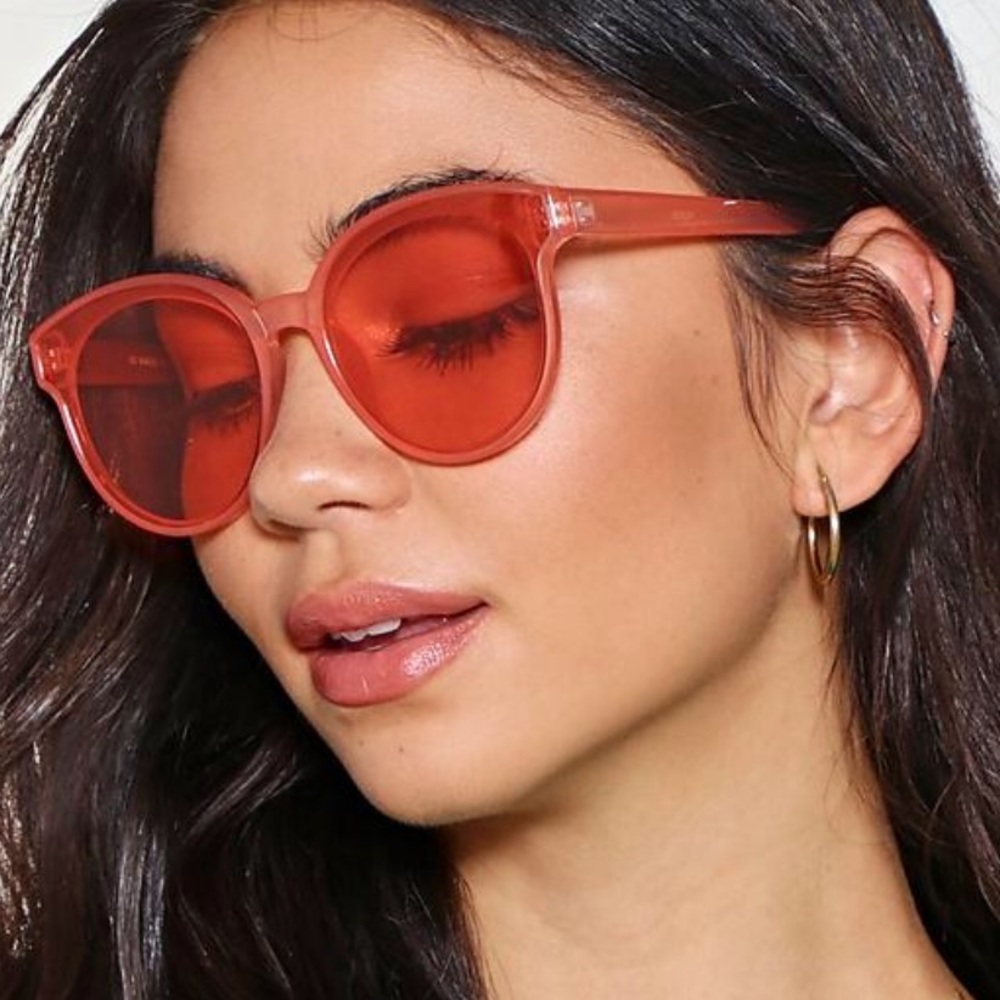Sunglasses w/ red tint